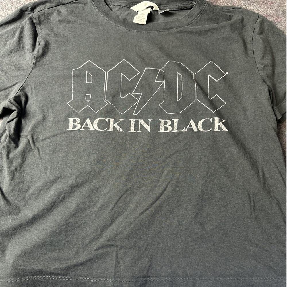 H&M Women's AC/DC Cropped Band T-Shirt Size M Grey And Pink Graphic Tee